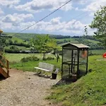 Zecamping 3 Animaux Acceptes Et Piscine Au Milieu Des Collines אתר קמפינג