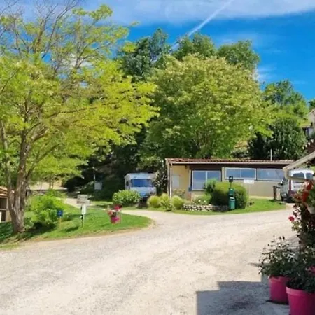Campingplatz Zecamping 3 Etoiles Animaux Acceptes Et Piscine Au Milieu Des Collines 3*