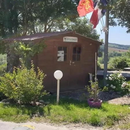 Campingplatz Zecamping 3 Etoiles Animaux Acceptes Et Piscine Au Milieu Des Collines 3*