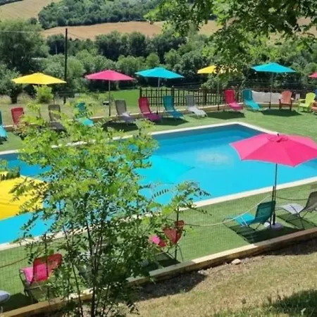 Zecamping 3 Animaux Acceptes Et Piscine Au Milieu Des Collines