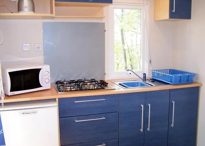 Zecamping 3 Animaux Acceptes Et Piscine Au Milieu Des Collines Кемпинг