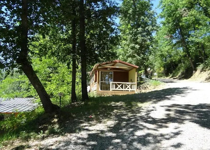 Zecamping 3 Animaux Acceptes Et Piscine Au Milieu Des Collines Кемпинг