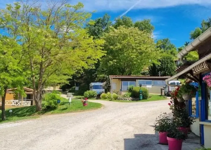 Кемпинг Zecamping 3 Animaux Acceptes Et Piscine Au Milieu Des Collines 3*