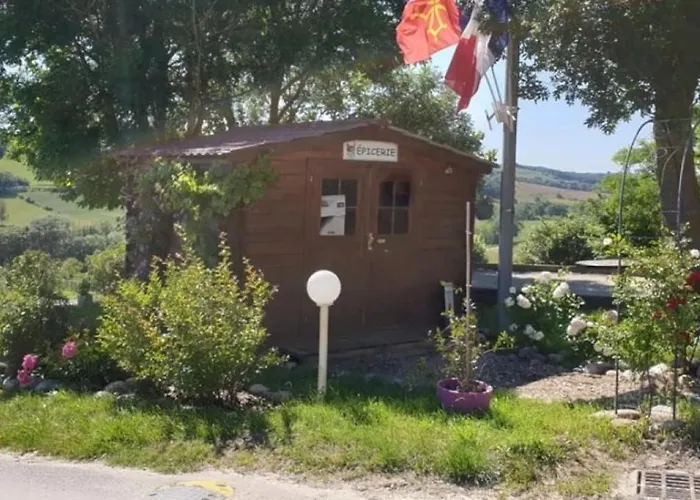 Кемпинг Zecamping 3 Animaux Acceptes Et Piscine Au Milieu Des Collines 3*