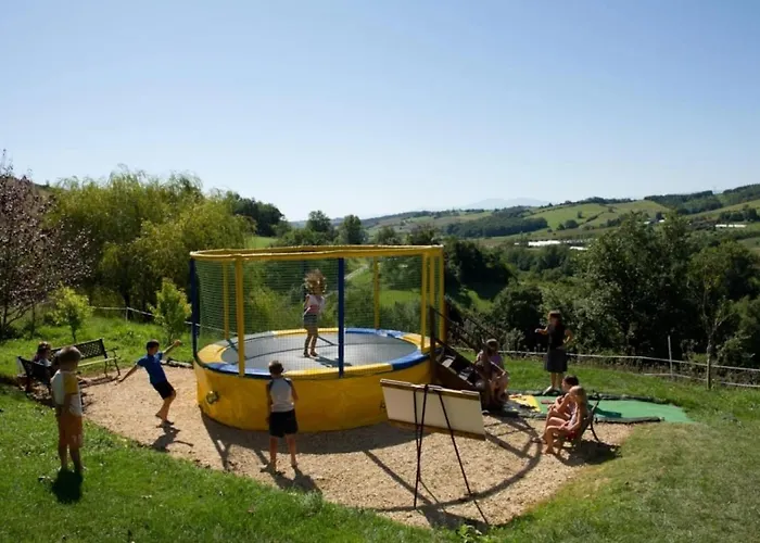 Кемпинг Zecamping 3 Animaux Acceptes Et Piscine Au Milieu Des Collines 3*